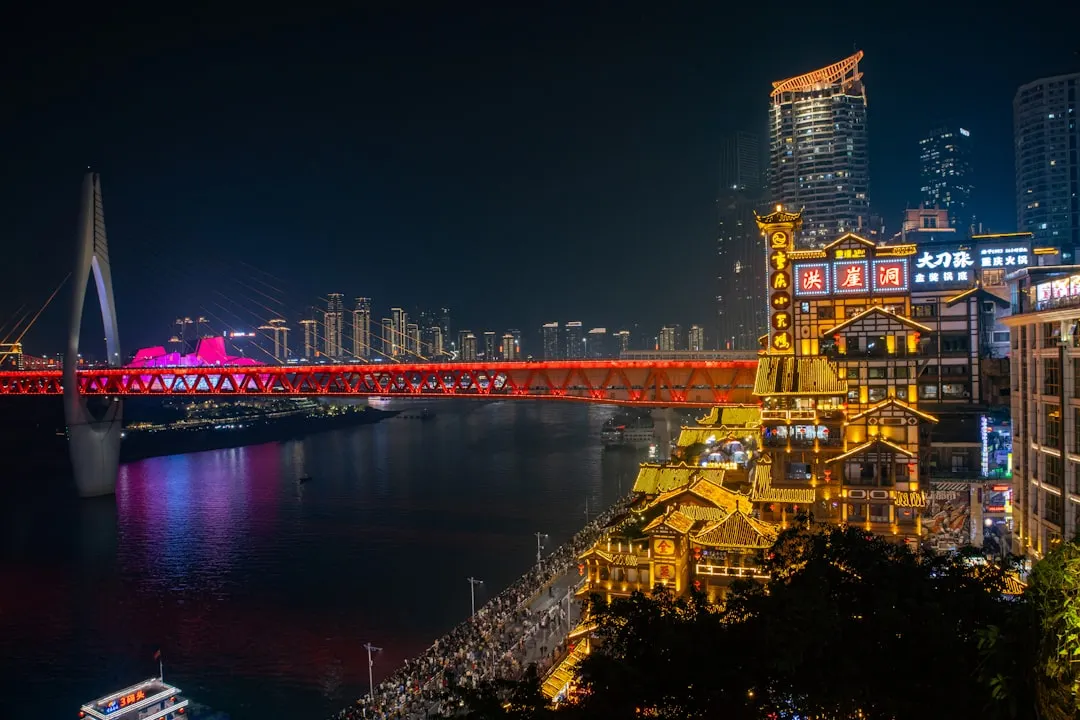 企业数字化转型中的系统集成方案设计：大连信汇合驰的研发实践与思考